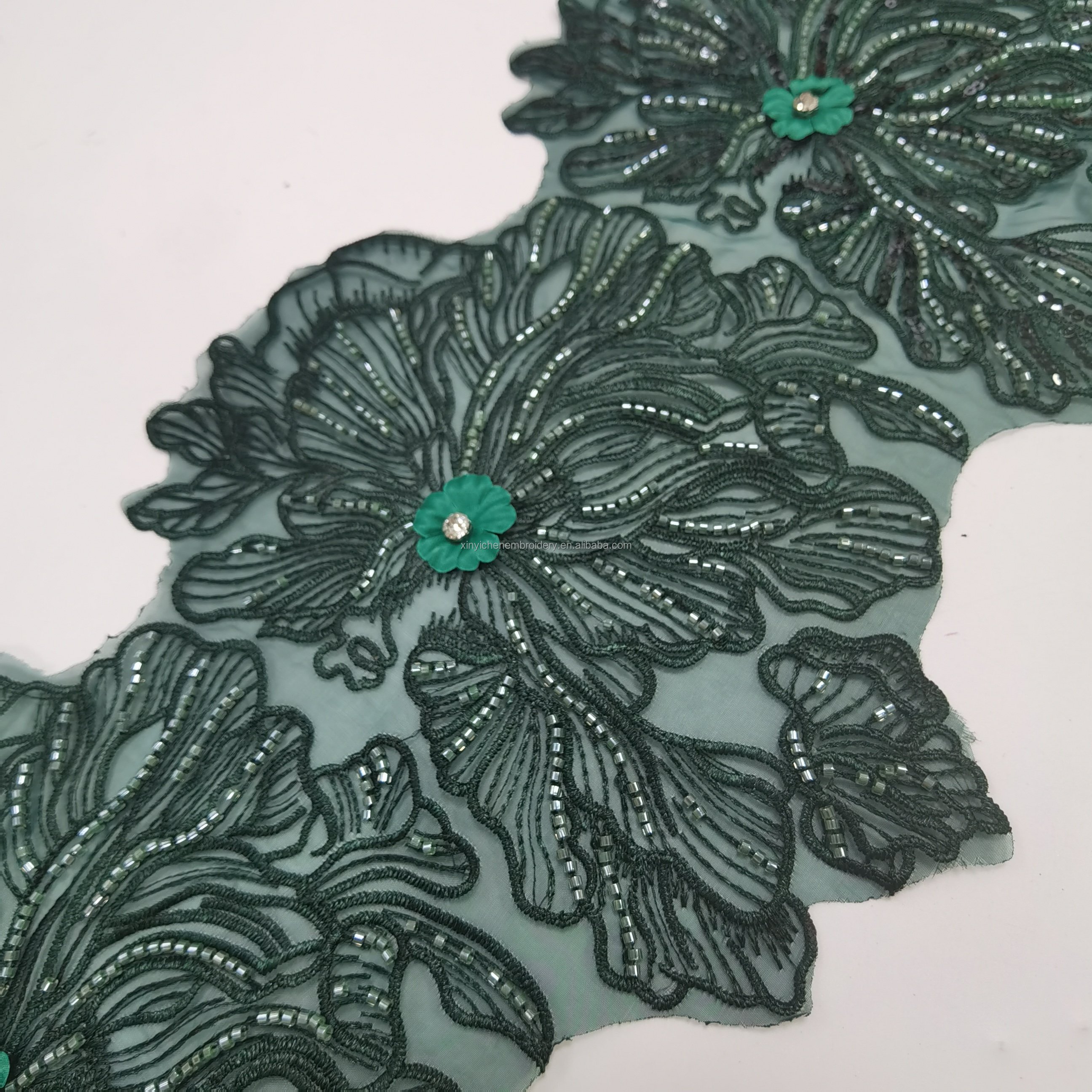 low price 3d flower lace fabric embroidery rhinestone trim border lace fabric embroidery teimming