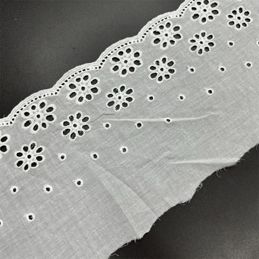 Fine woven cotton fabric carvend holes Trimming lace water soluble Embroidery border lace trim garment