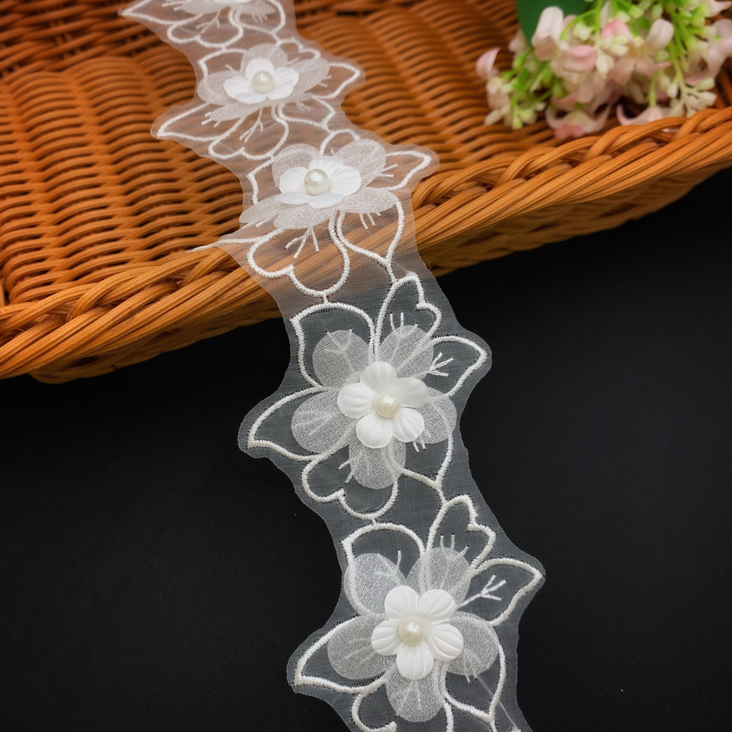Wholesale Price Printed 3d Flower Bead Lace White Bridal Embroidered Mesh Lace Fabric Trim For Wedding
