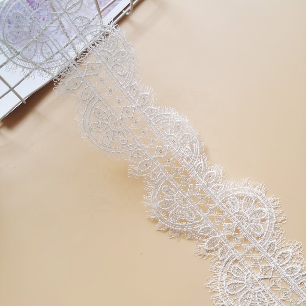 Factory Wholesale White 100% Polyester Flower Embroidery Materials Bridal Lace Trimmings