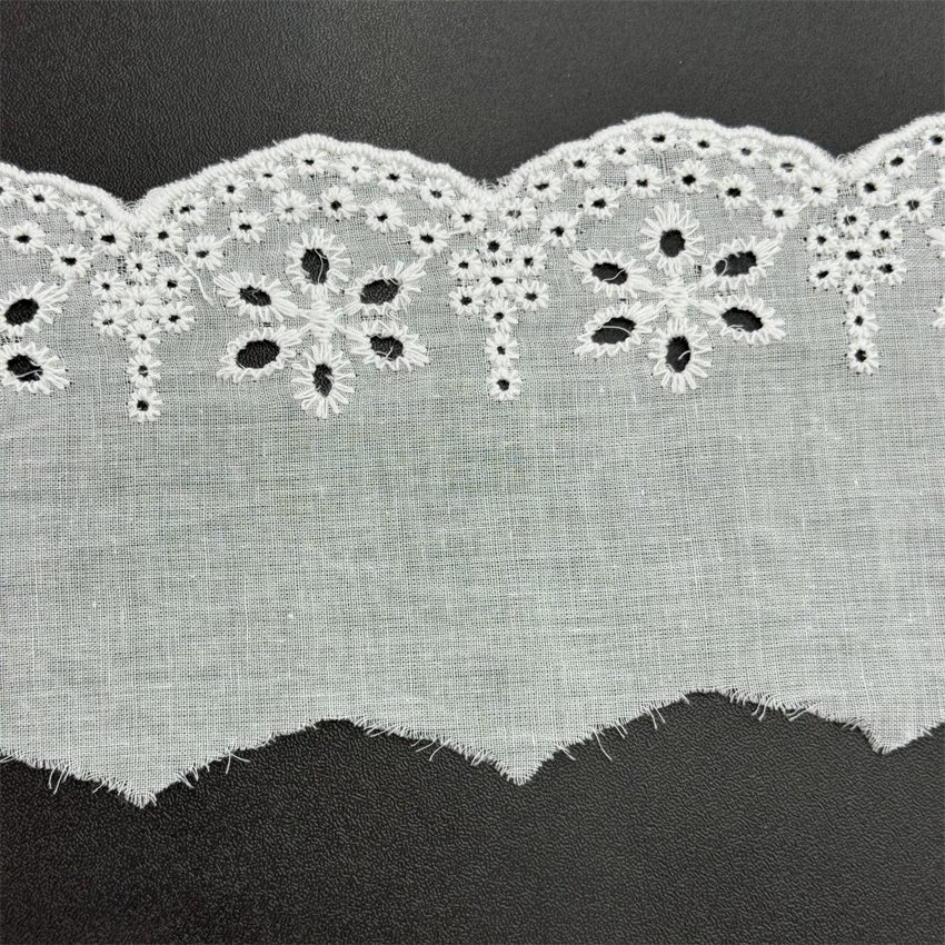 Fine woven cotton fabric carvend holes Trimming lace water soluble Embroidery border lace trim garment