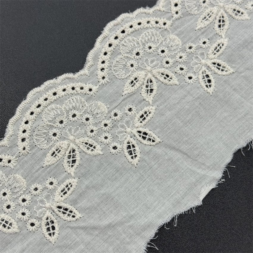 Fine woven cotton fabric carvend holes Trimming lace water soluble Embroidery border lace trim garment