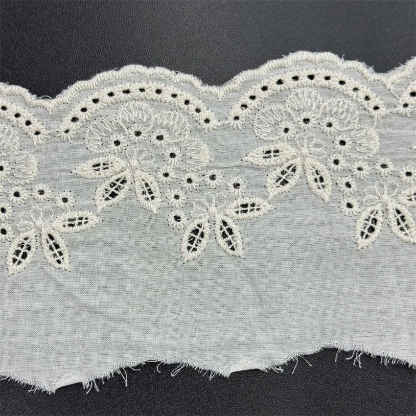 Fine woven cotton fabric carvend holes Trimming lace water soluble Embroidery border lace trim garment