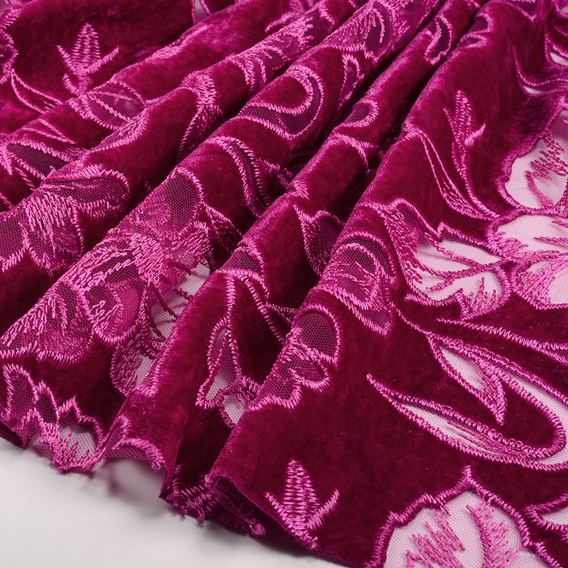 Wholesale custom Water soluble lace embroidery fabric 100% polyester guipure lace trim from China