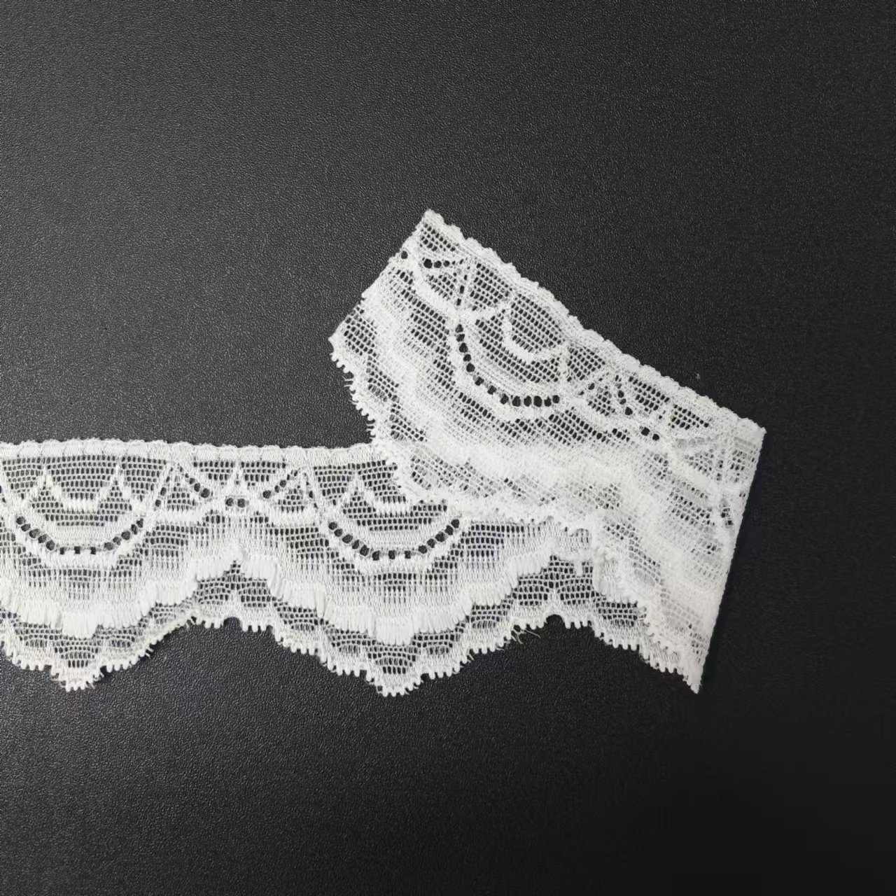 Elegant Custom 4 CM Nylon Spandex Elastic Lace Trim Soft Tulle Voile Border with Floral Design for Bra and Underwear