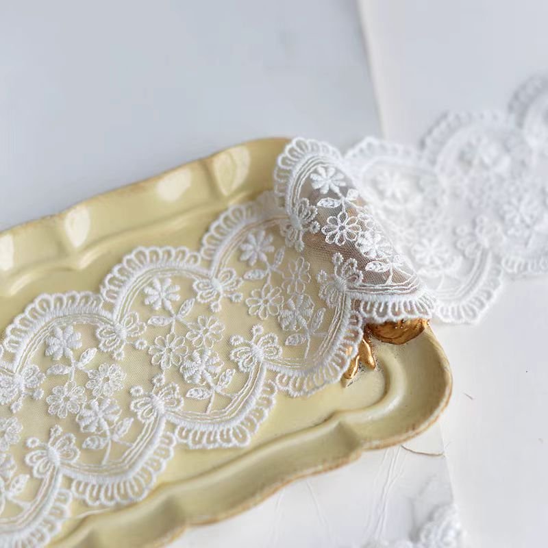 Wholesale Delicate High Quality Flower Embroidery Lace Trim For Women Dress Tulle Guipure Lace trim