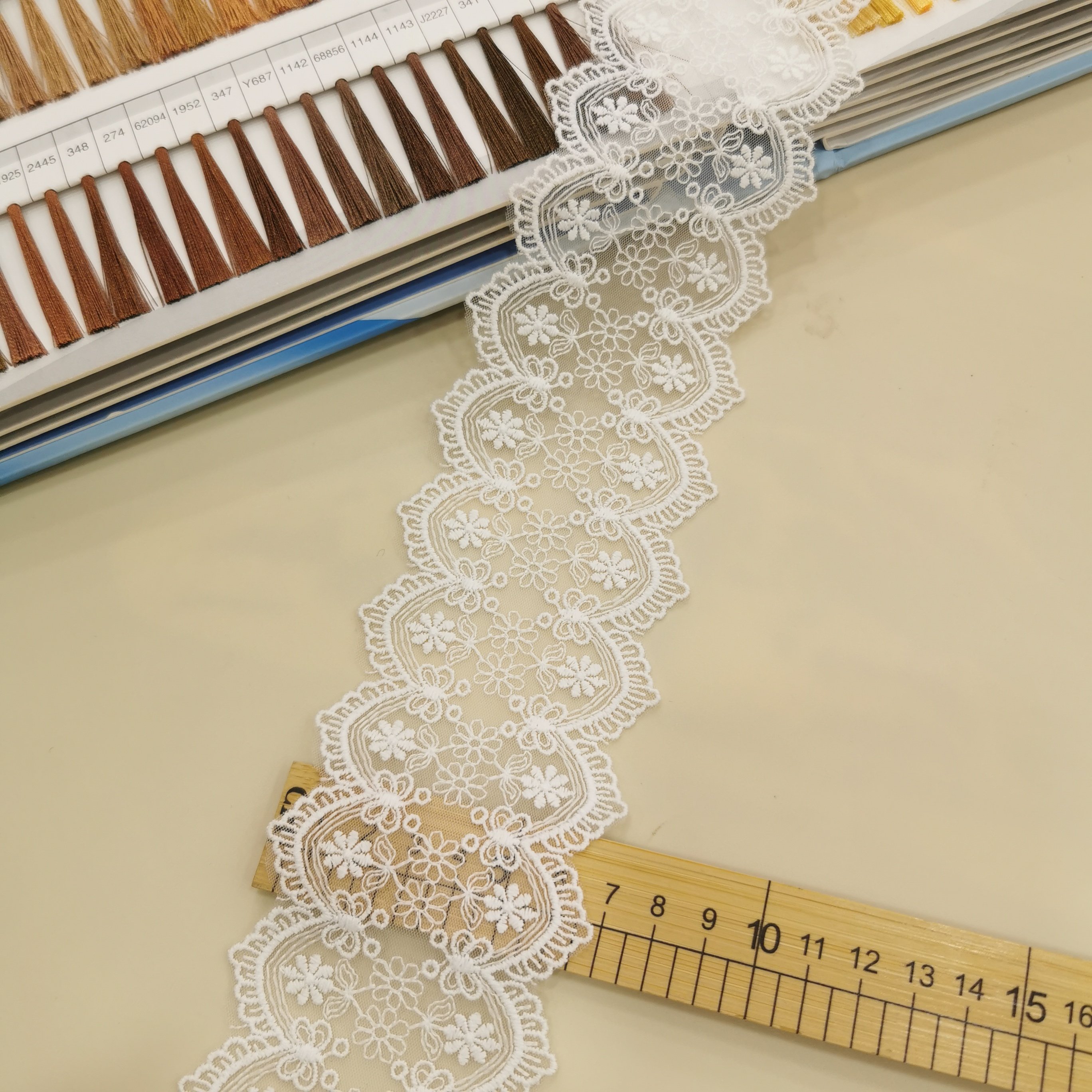 Wholesale Delicate High Quality Flower Embroidery Lace Trim For Women Dress Tulle Guipure Lace trim