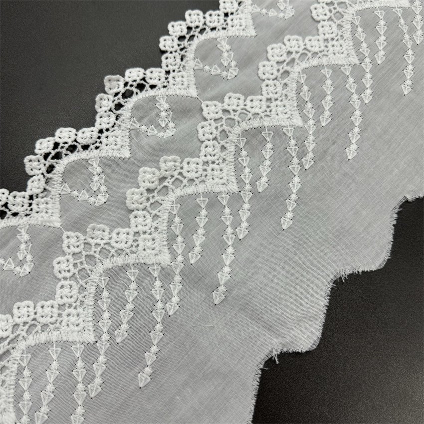 Fine woven cotton fabric carvend holes Trimming lace water soluble Embroidery border lace trim garment