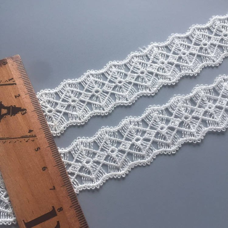 wholesale 4.5cm white polyester guipure flower bridal embroidered lace trim fabrics for clothing lingerie evening dress ys0018