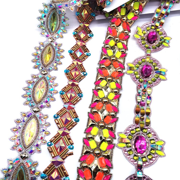 2025 Carnival Costume Decoration Iron-On Iridescent Resin Strass Appliques Hot Fix Rhinestones Stone Chain Trim