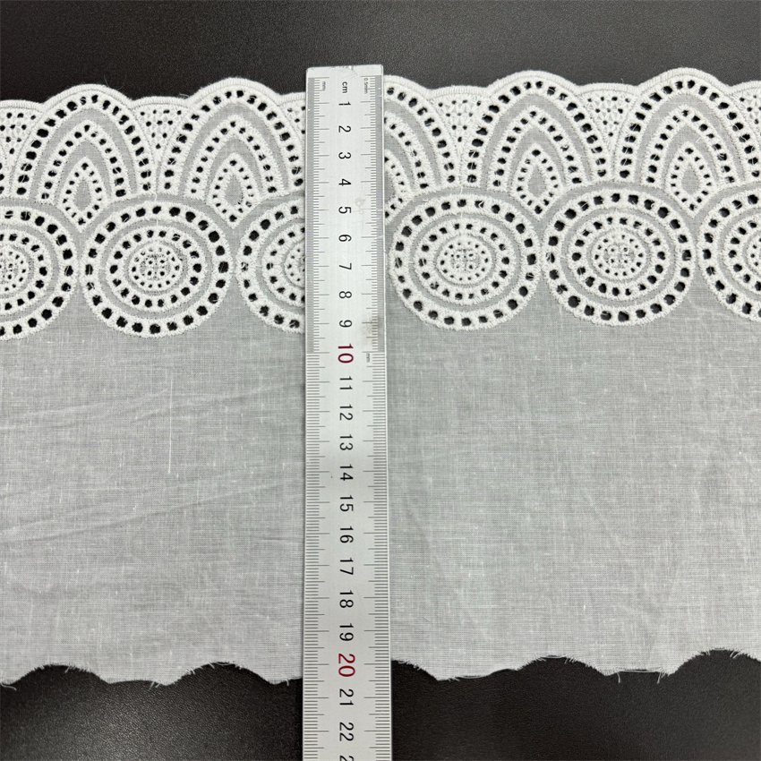 Fine woven cotton fabric carvend holes Trimming lace water soluble Embroidery border lace trim garment