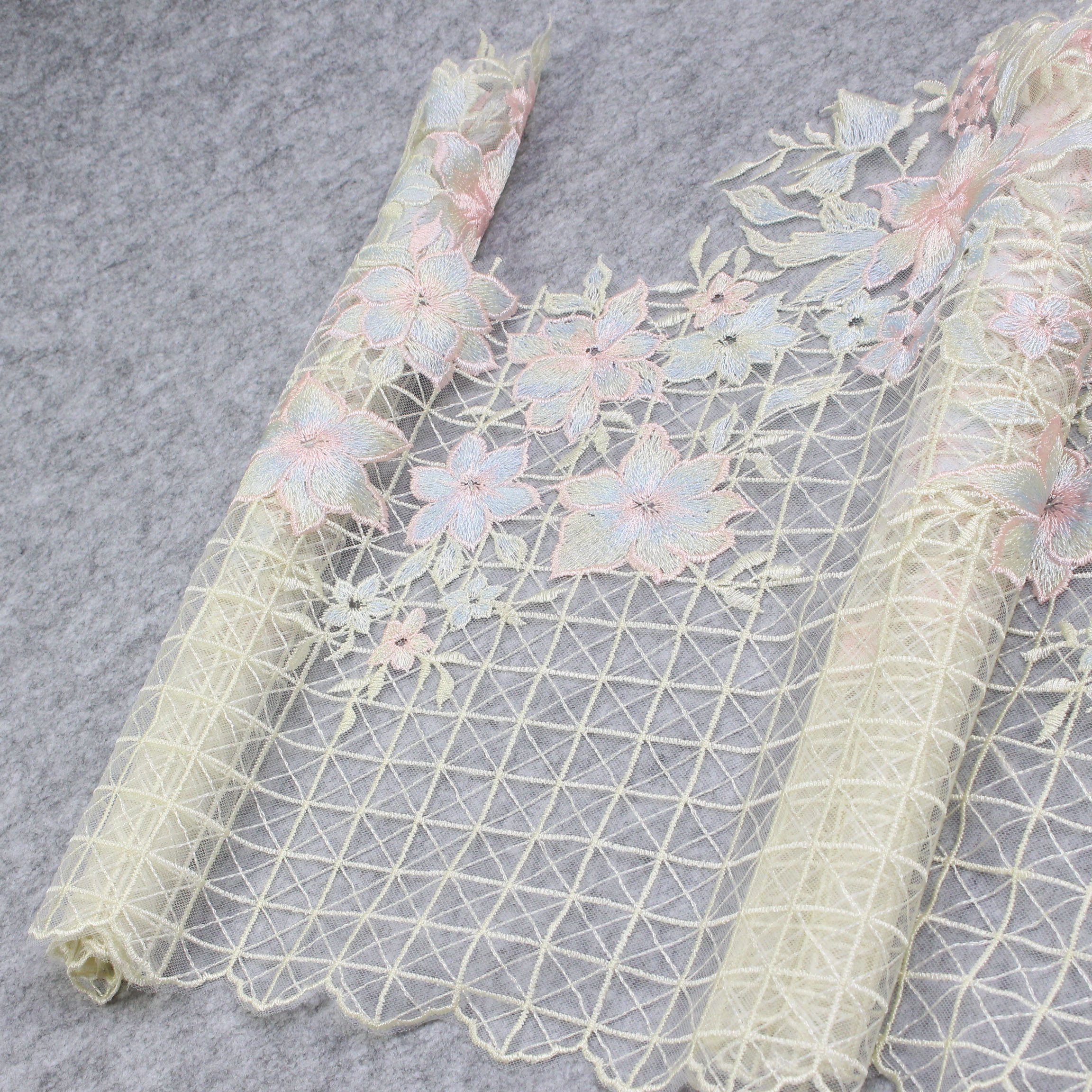 Wholesale factory designer design embroidery trim lace