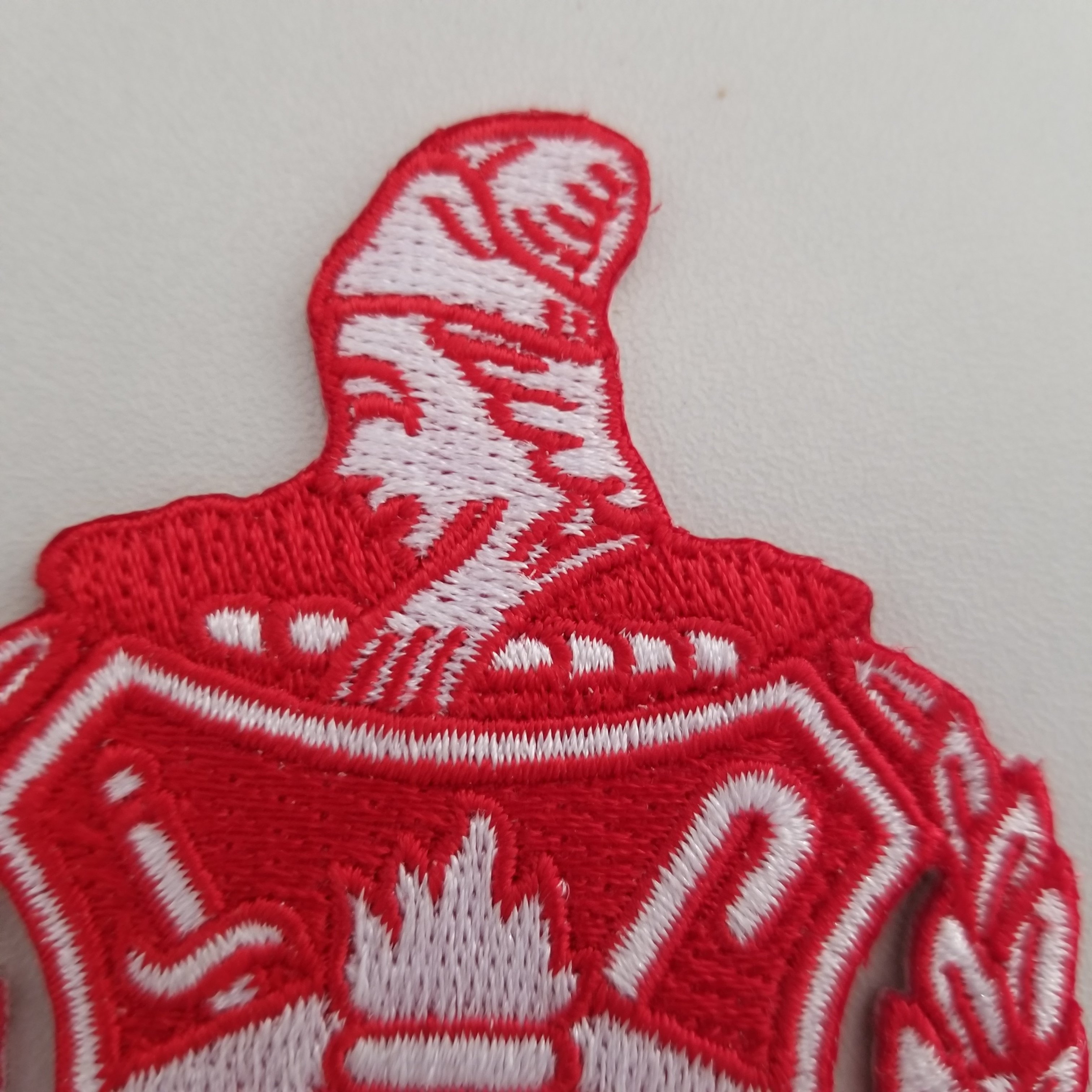 Custom Wholesale Embroidery Patch Hotfix for Garment