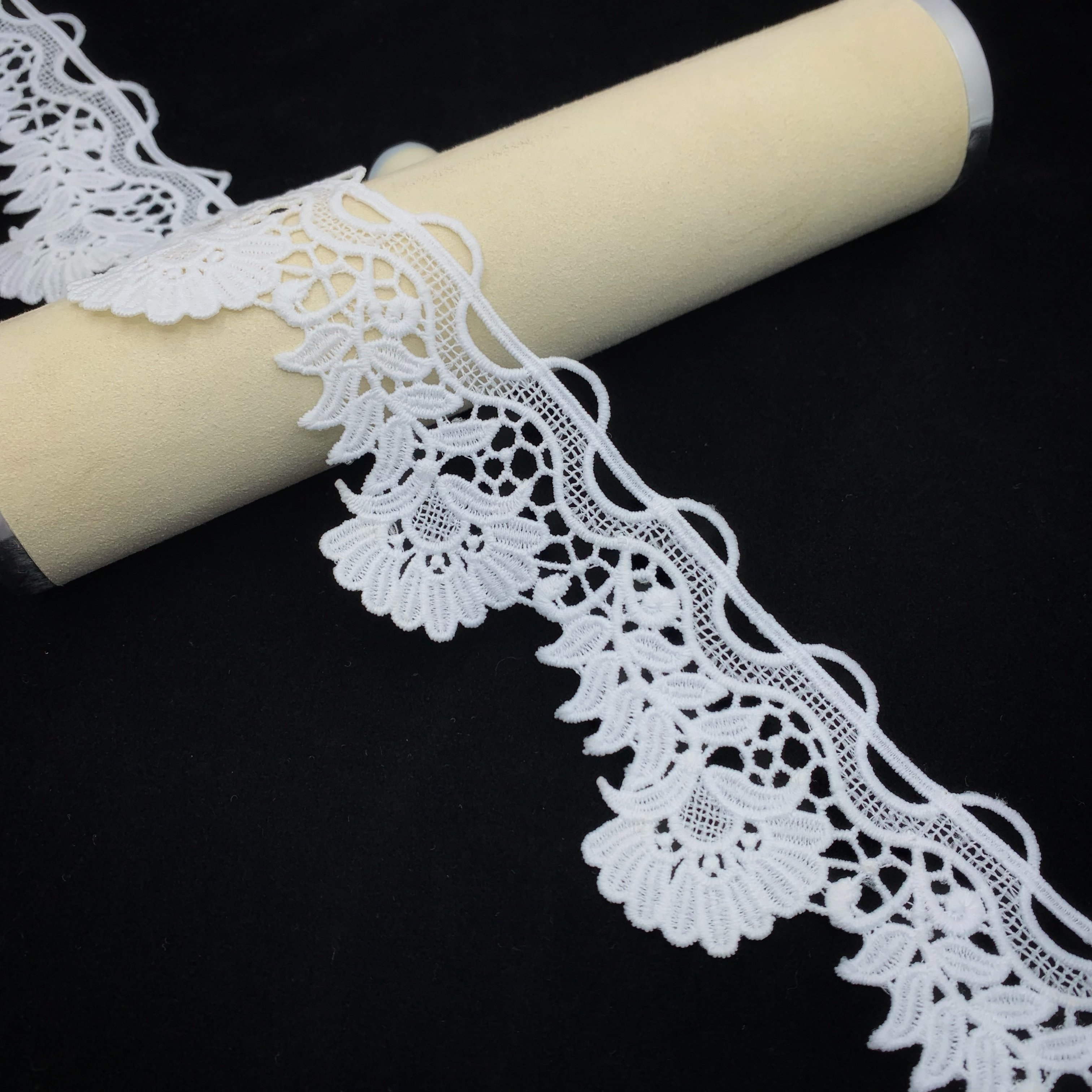Custom Wholesale Good Quality Milk Silk Garment Trimming Water Soluble Lace Chemical White Lace Trim
