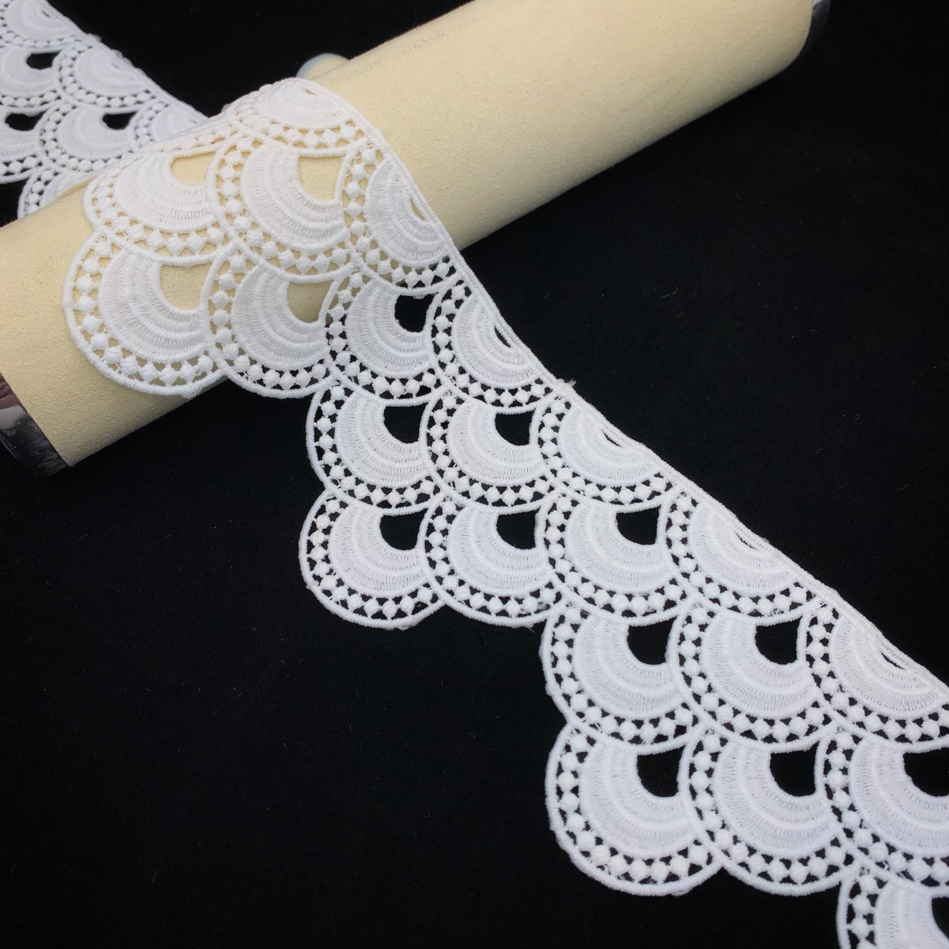 Custom Wholesale Good Quality Milk Silk Garment Trimming Water Soluble Lace Chemical White Lace Trim