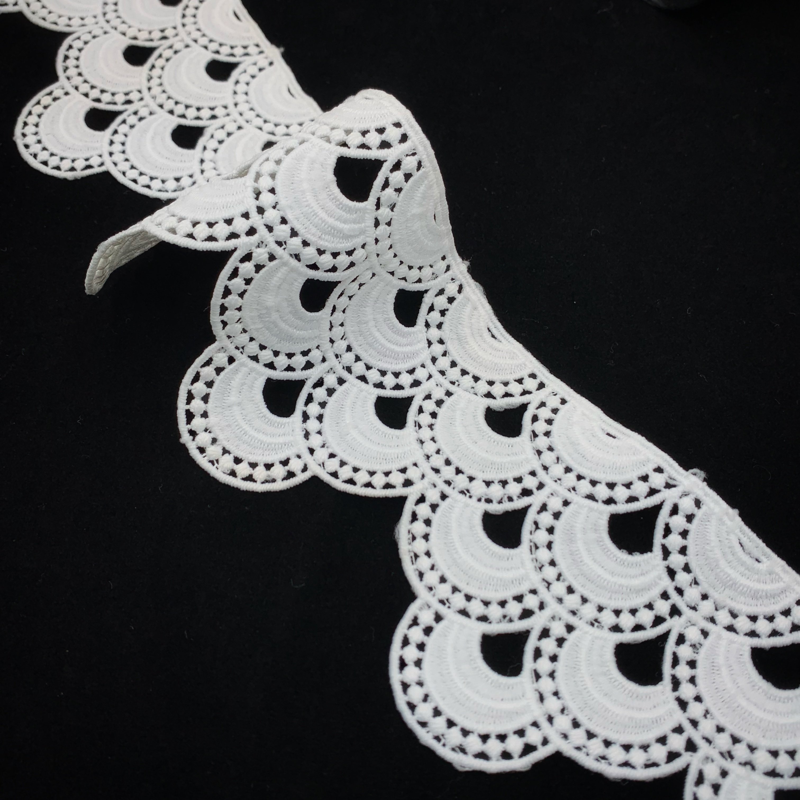 Custom Wholesale Good Quality Milk Silk Garment Trimming Water Soluble Lace Chemical White Lace Trim