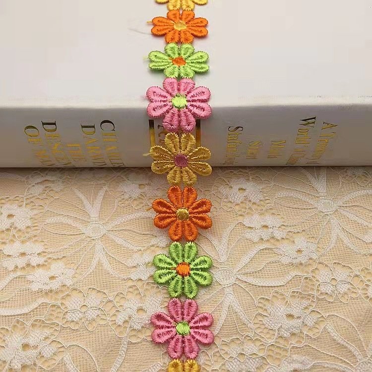 Manufacturer spot color plum girl's cute 3d flower lace ornament water soluble embroidery lace polyester small petals lace