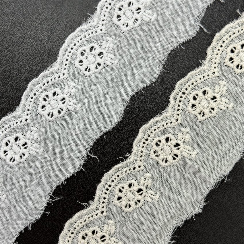 Fine woven cotton fabric carvend holes Trimming lace water soluble Embroidery border lace trim garment