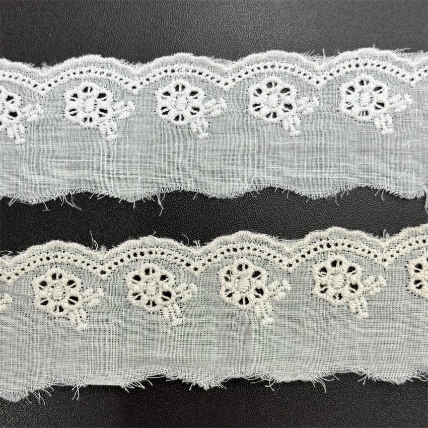 Fine woven cotton fabric carvend holes Trimming lace water soluble Embroidery border lace trim garment