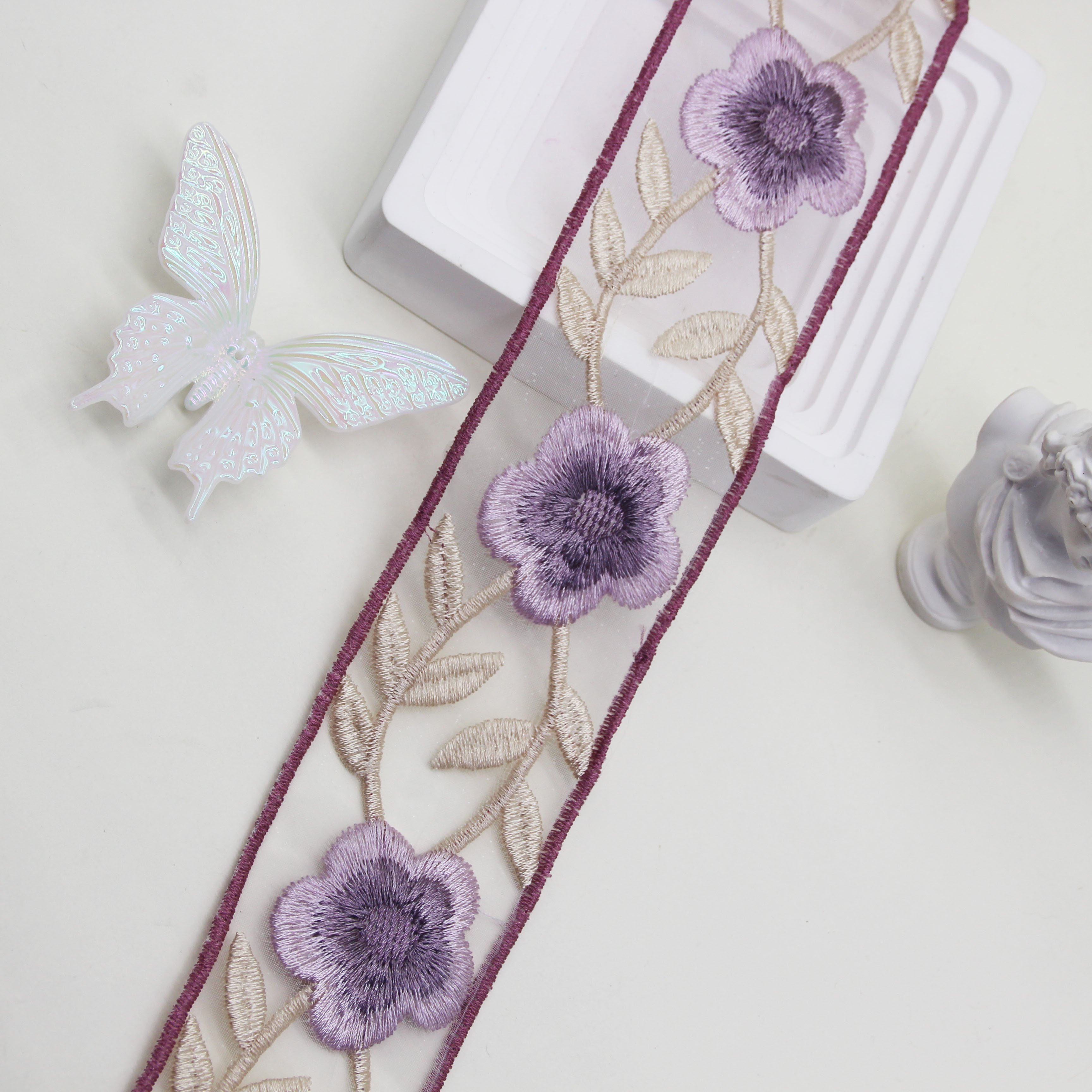 High quality Designs Flower Polyester Light Lace Trimming Border Embroidery Ribbon DIY Curtain Ribbon Lace