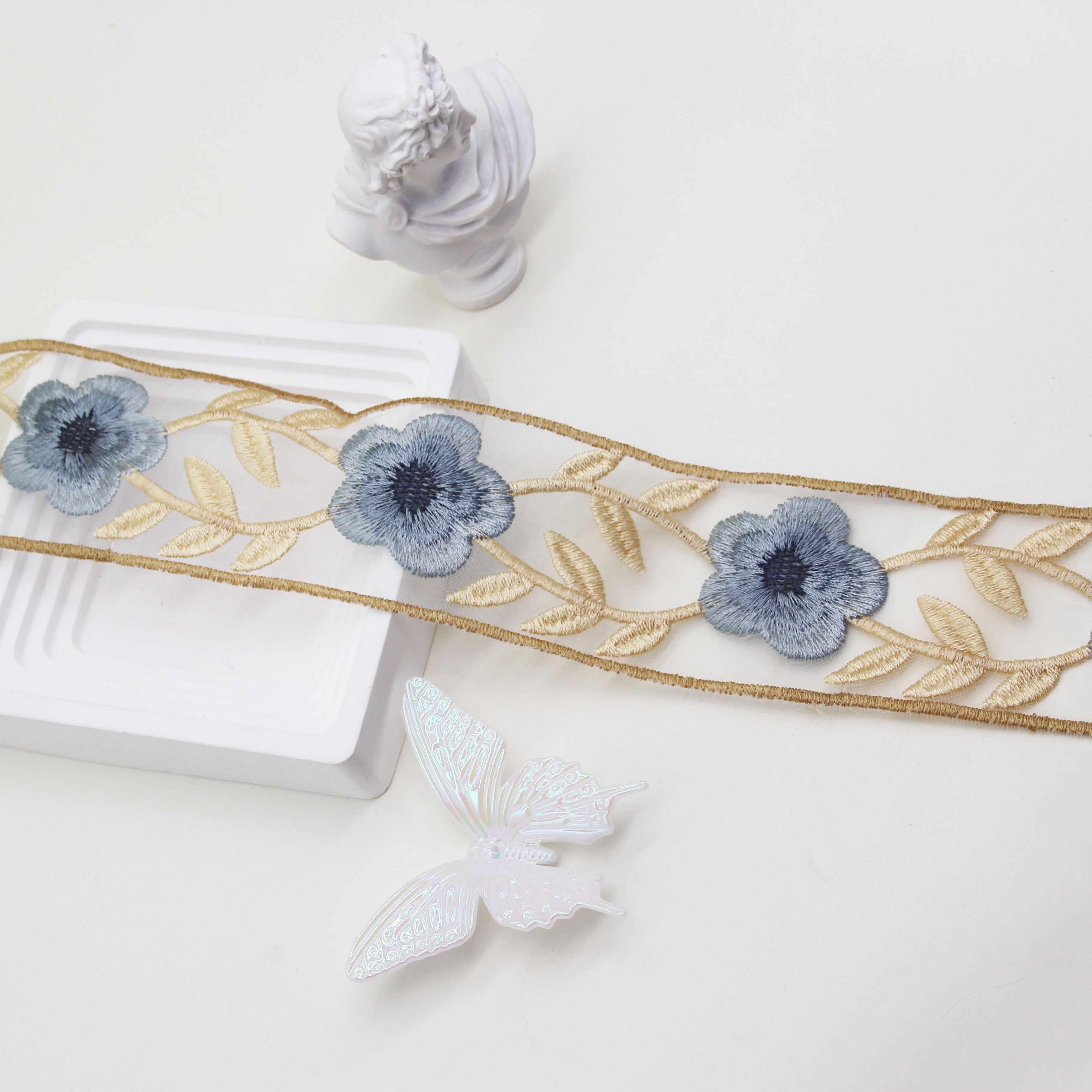 High quality Designs Flower Polyester Light Lace Trimming Border Embroidery Ribbon DIY Curtain Ribbon Lace