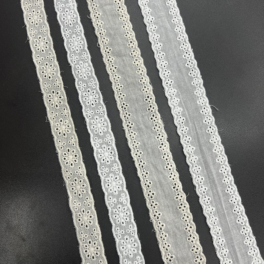 Fine woven cotton fabric carvend holes Trimming lace water soluble Embroidery border lace trim garment