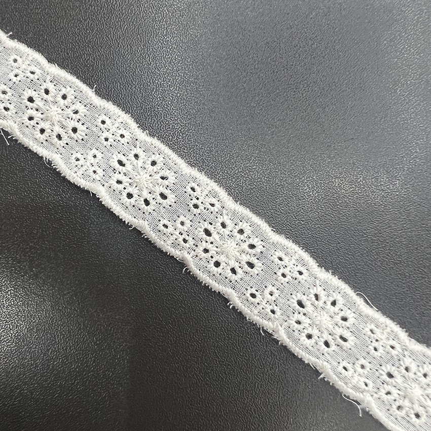 Fine woven cotton fabric carvend holes Trimming lace water soluble Embroidery border lace trim garment