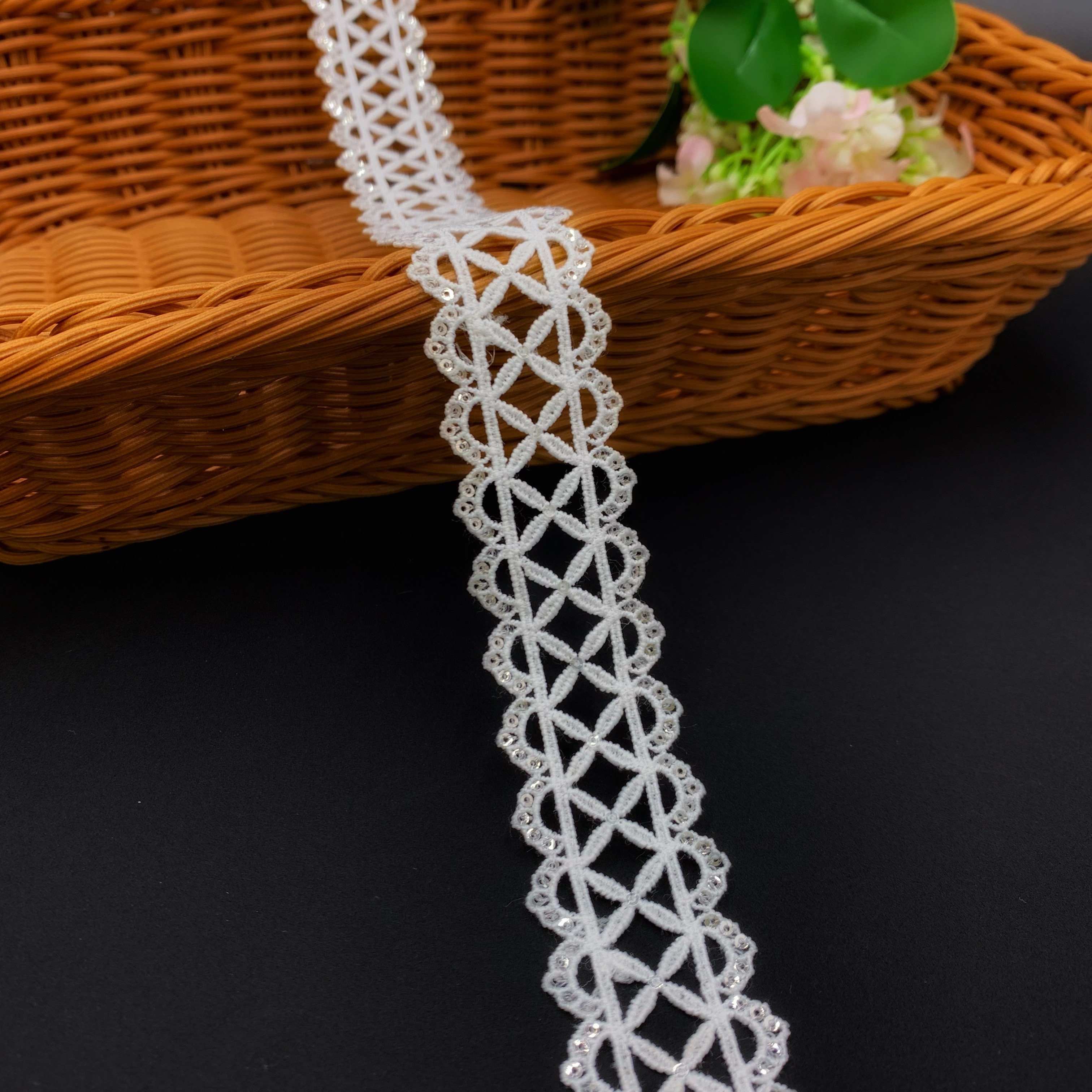 China Factory Price Guarnio De Renda White Milky Chemical Embroidery Lace Trim