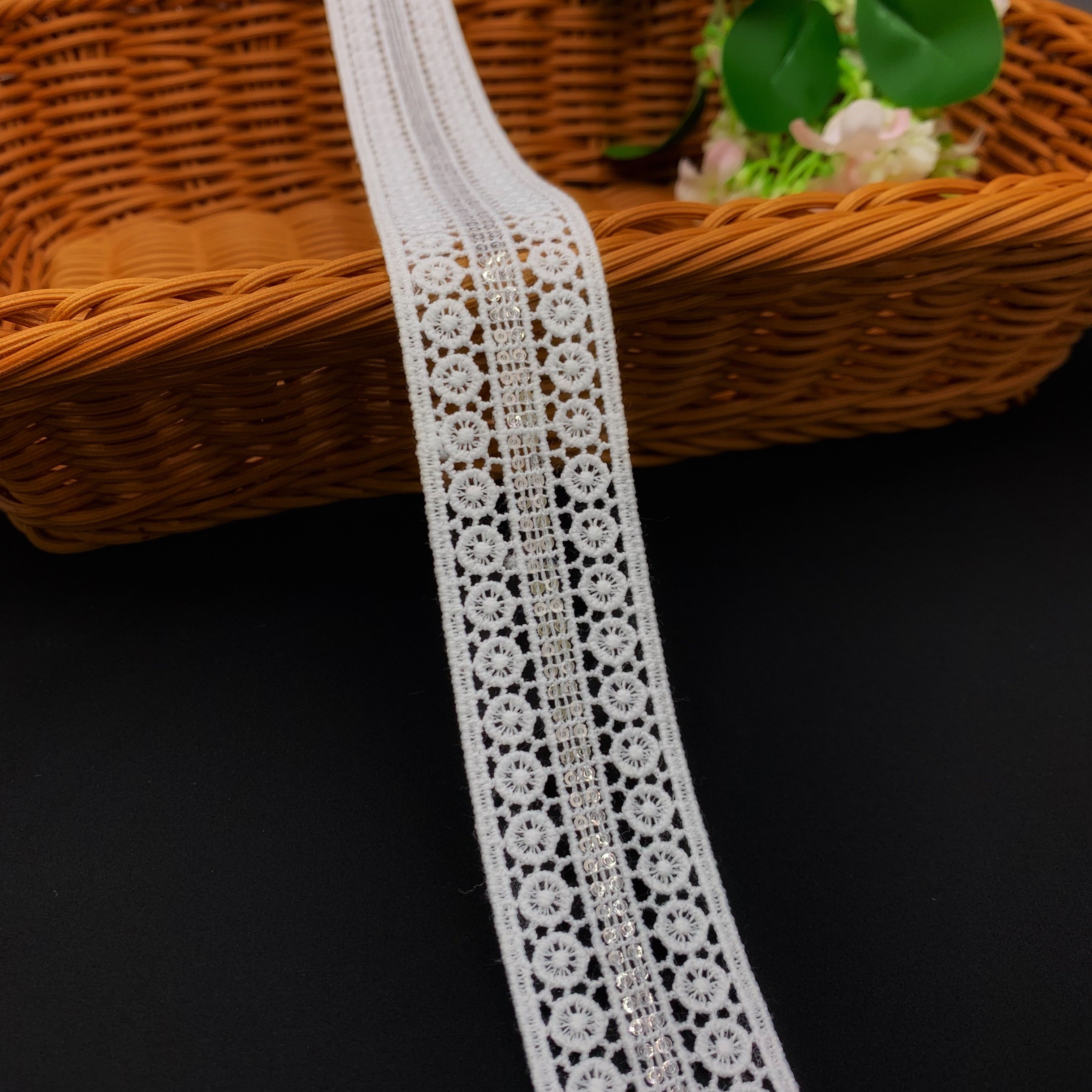 China Factory Price Guarnio De Renda White Milky Chemical Embroidery Lace Trim
