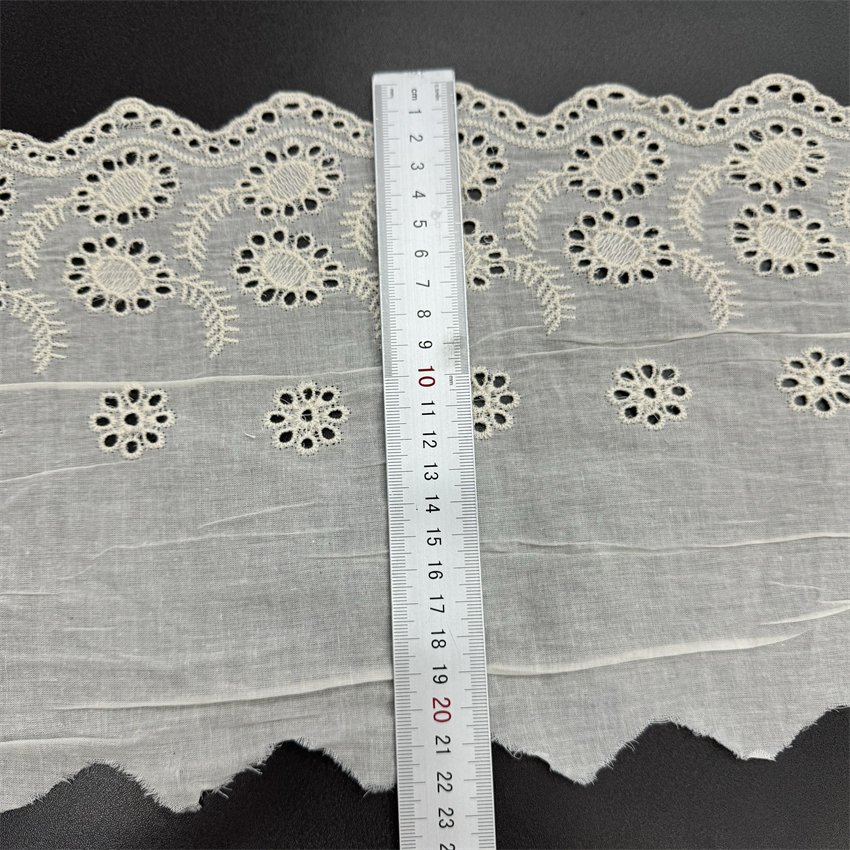 Fine woven cotton fabric carvend holes Trimming lace water soluble Embroidery border lace trim garment