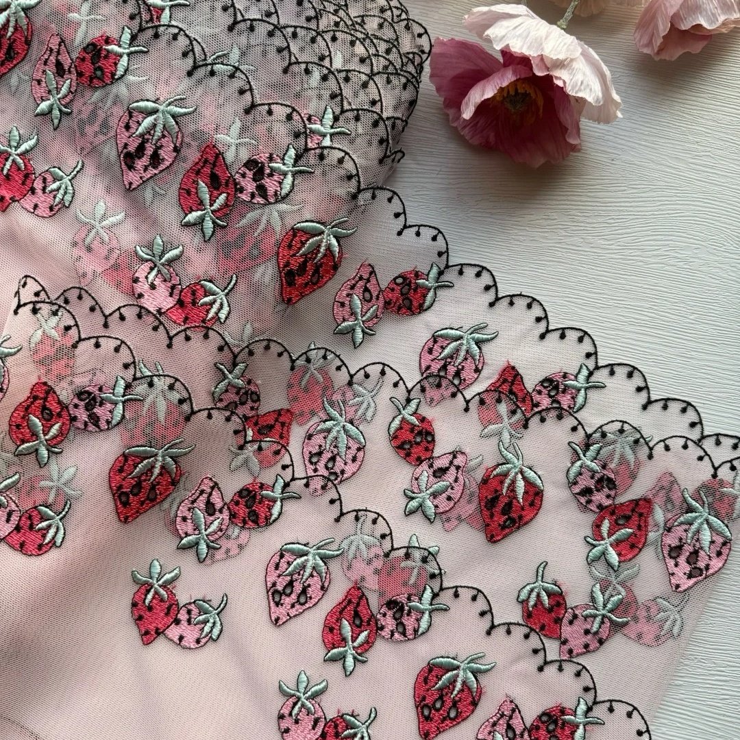 2024 New Arrival Vintage Small Strawberry 3D Hollowed Heavy-duty Embroidery Lace Trim Accessories Embroidery Fabric Fashionable