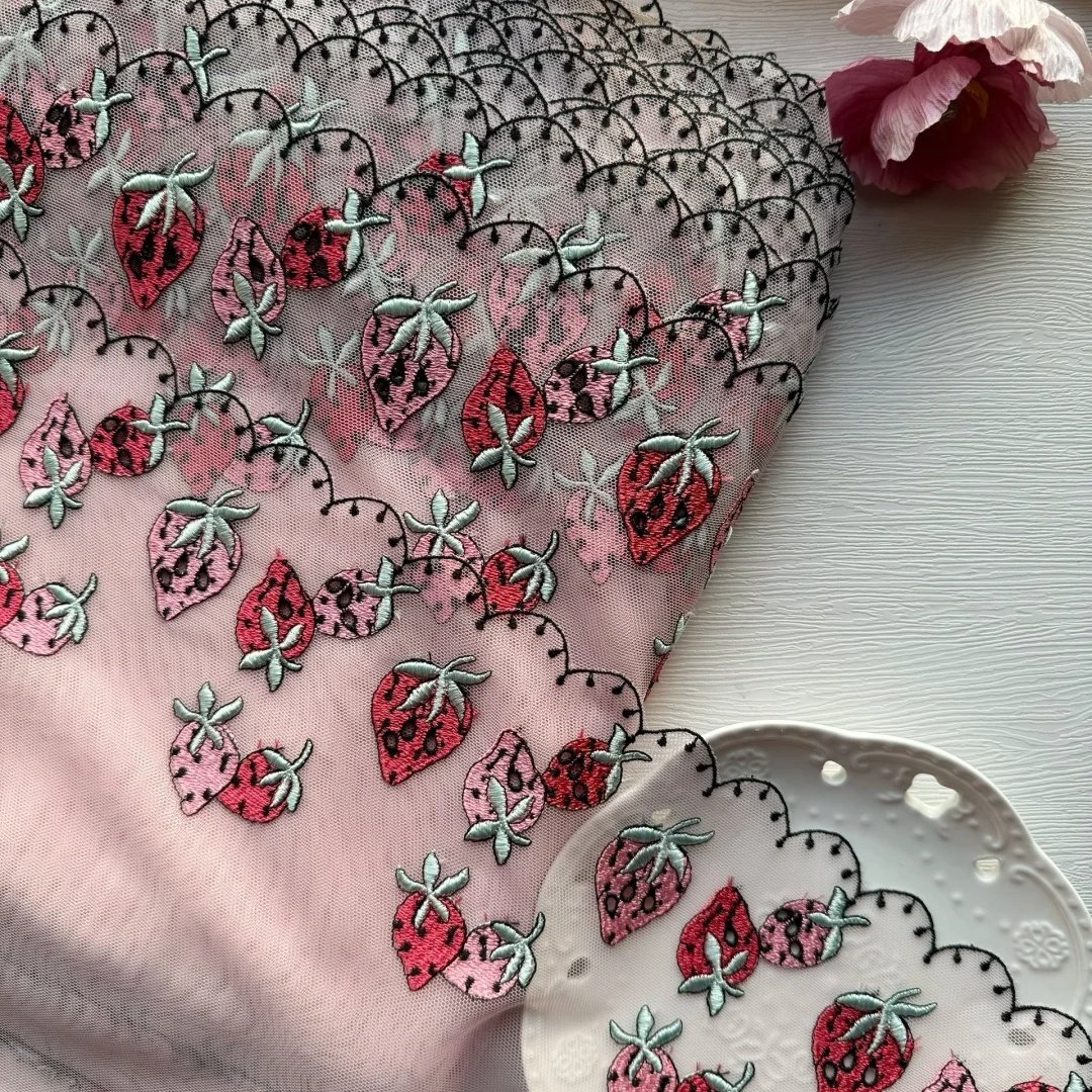 2024 New Arrival Vintage Small Strawberry 3D Hollowed Heavy-duty Embroidery Lace Trim Accessories Embroidery Fabric Fashionable