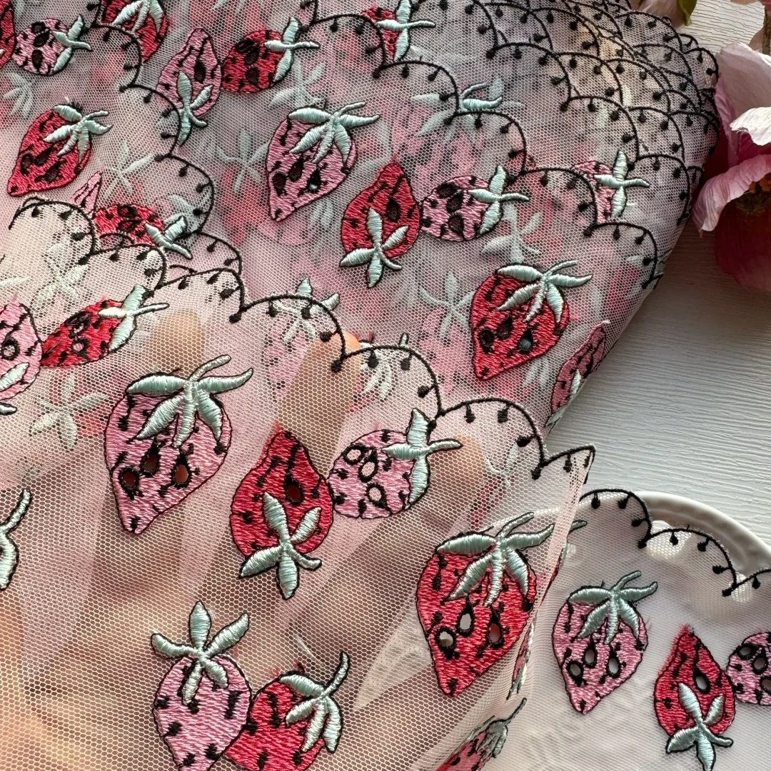 2024 New Arrival Vintage Small Strawberry 3D Hollowed Heavy-duty Embroidery Lace Trim Accessories Embroidery Fabric Fashionable