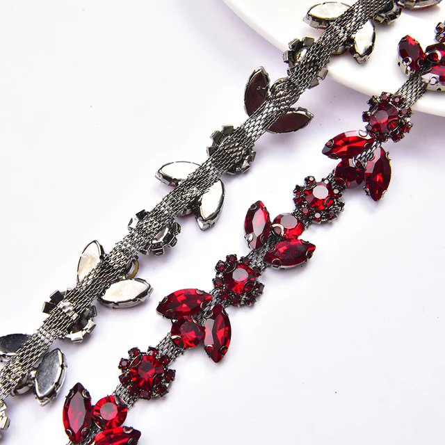 New Design Glass Rhinestone Trim Diamond Crystal Horse Eye Shining Plum Blossom Flower Chain for DIY Clothes Shoes Accessories