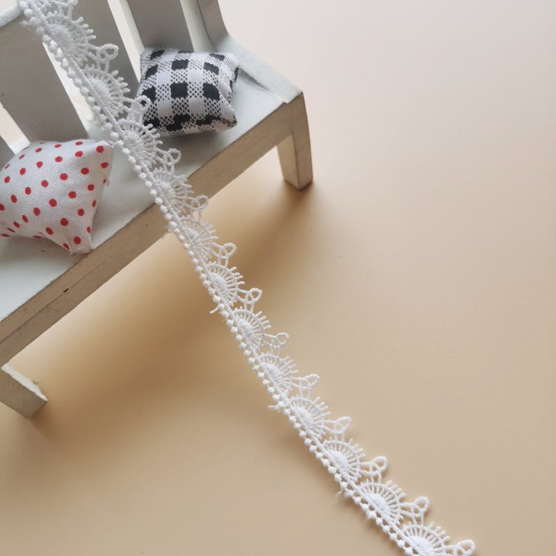 Garment Accessories Embroidery Manufacturers Hot 100% Polyester Lace White Embroidery Fabric Water Soluble Wedding Lace Trimming
