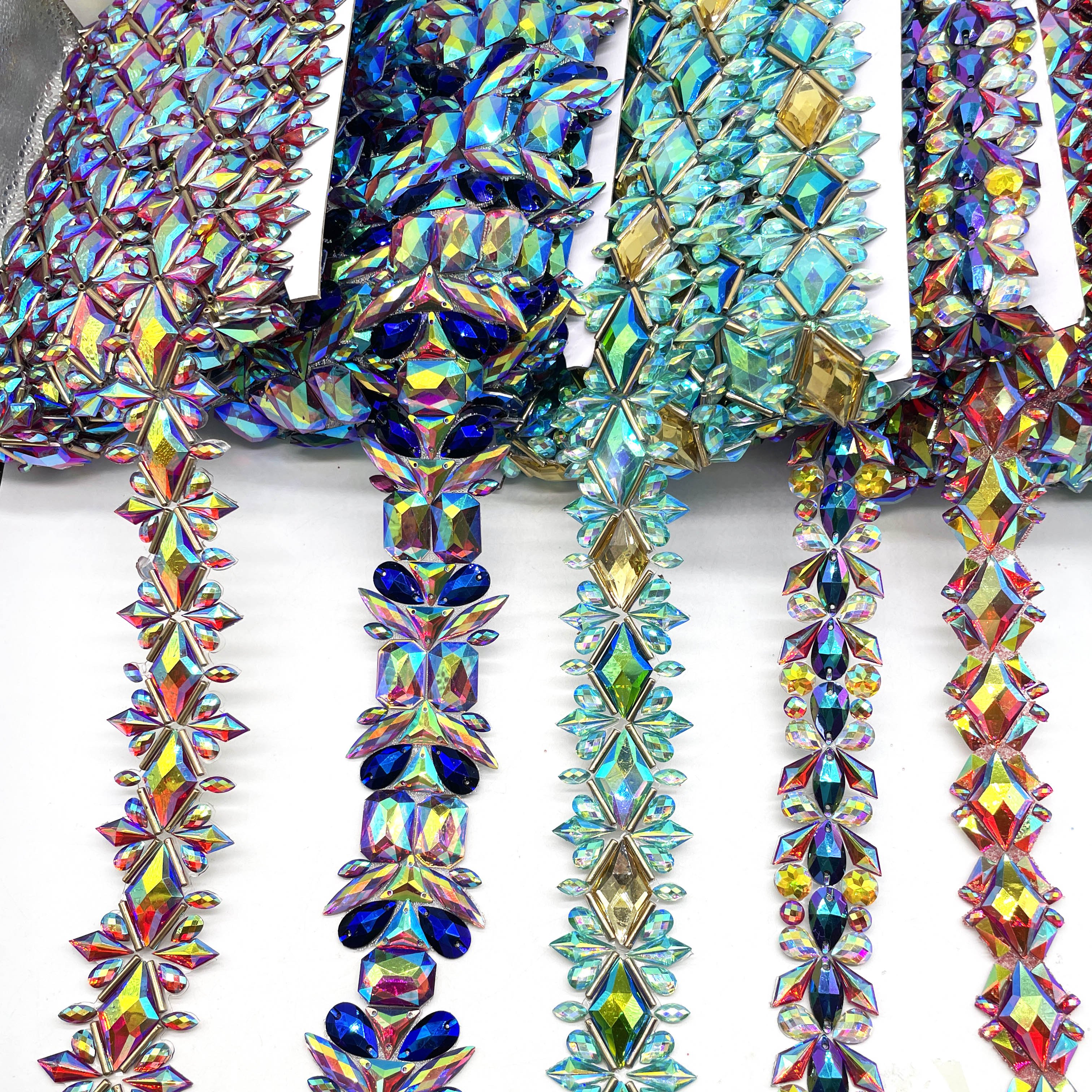 In Stocked Designs Hot Fix Crystal Trimming Iron Rhinestone Appliques Trims Clothing Bag Carnival Decorations Dress Enhancements
