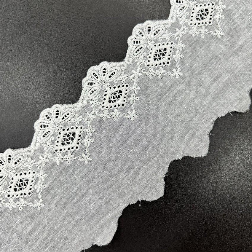 Fine woven cotton fabric carvend holes Trimming lace water soluble Embroidery border lace trim garment