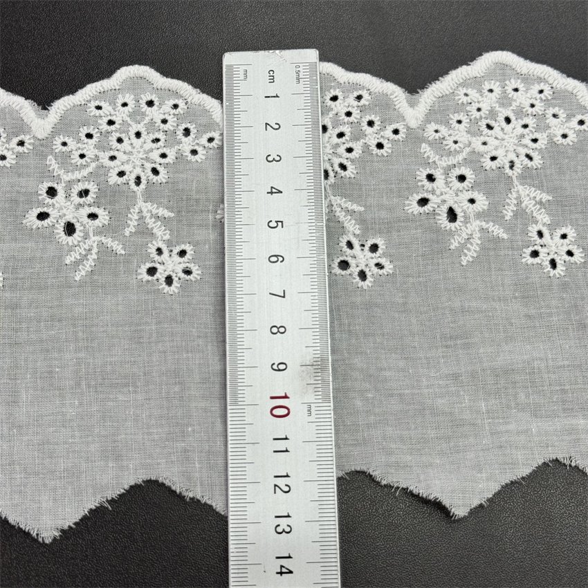 Fine woven cotton fabric carvend holes Trimming lace water soluble Embroidery border lace trim garment