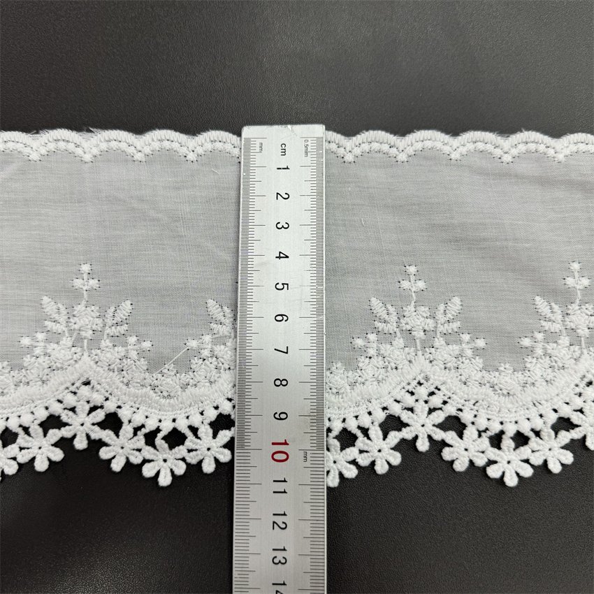 Fine woven cotton fabric carvend holes Trimming lace water soluble Embroidery border lace trim garment