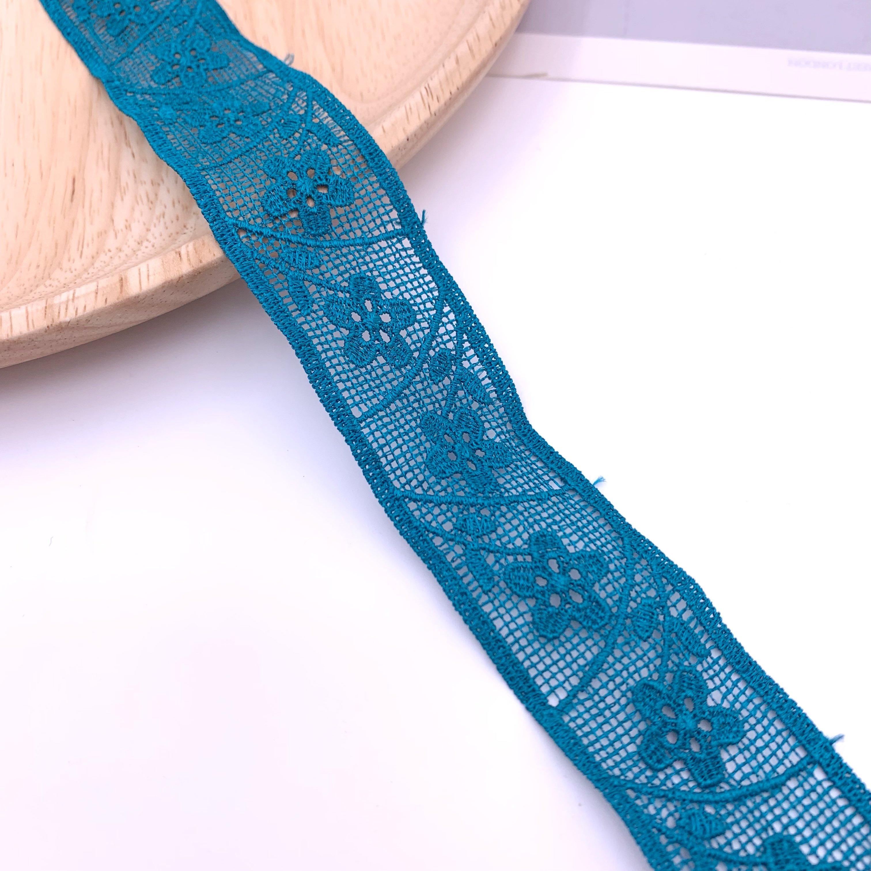 High Quality New Colors Decorate Lace Water Soluble Polyester Guipure Flower Lace Trim