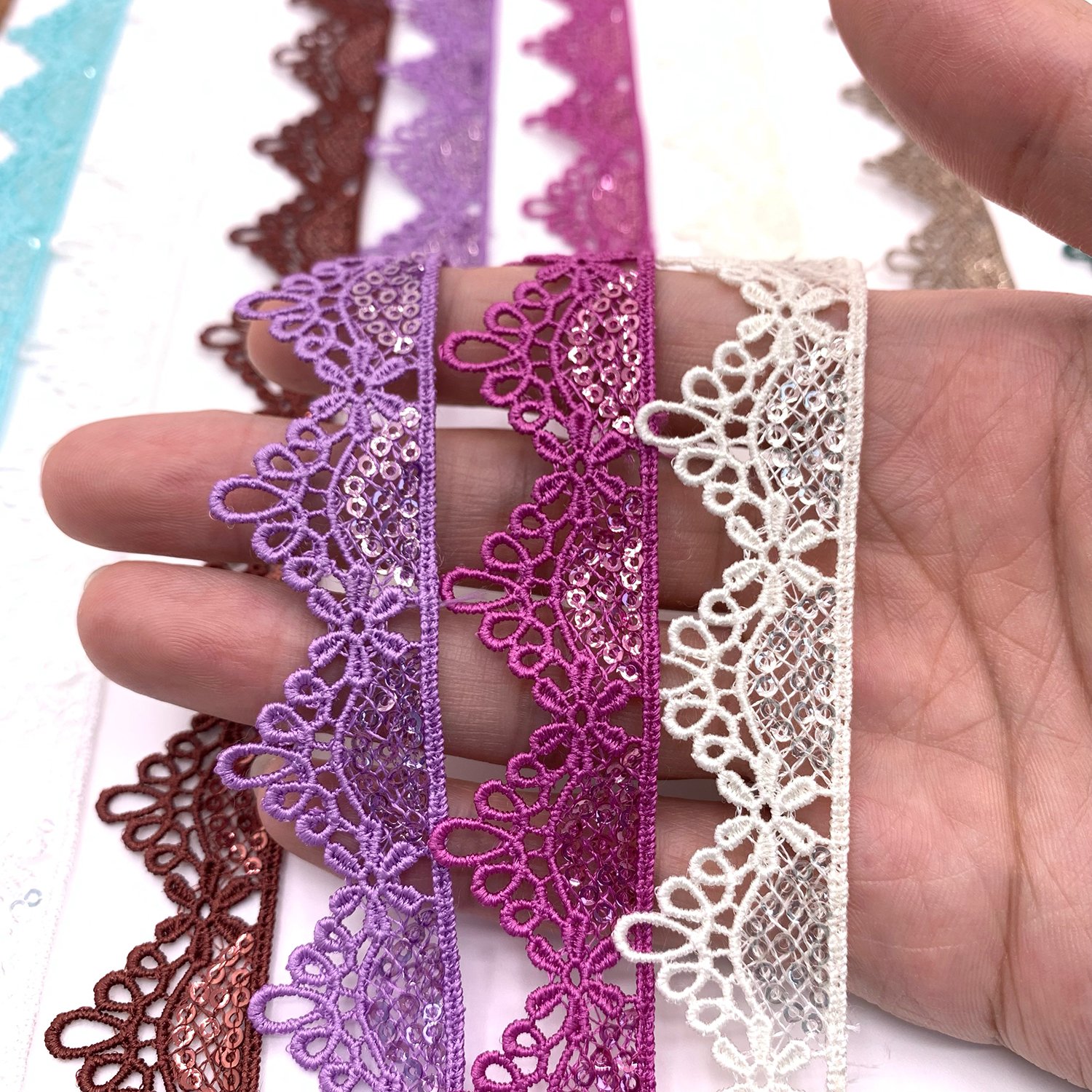 Wholesale Custom Border Water Soluble Embroidery Lace Shiny Sequence Gpo Lace Trim