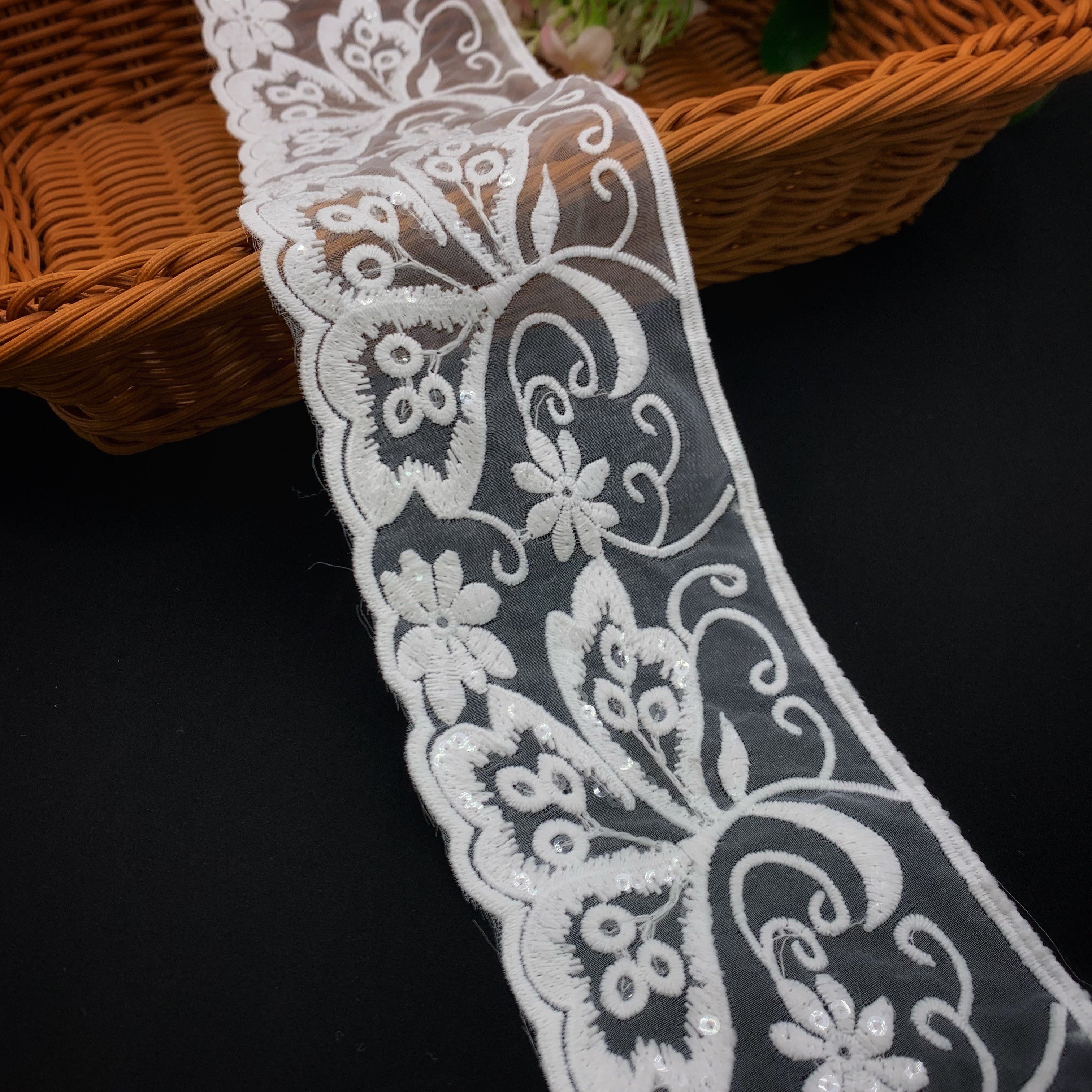 Fashion Design Embroidery 3d Flower Lace Soft Mesh Organza Sequin Lace Trim