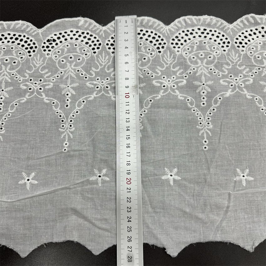 Fine woven cotton fabric carvend holes Trimming lace water soluble Embroidery border lace trim garment