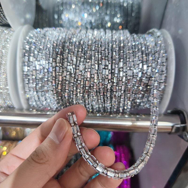 10 Yards Crystal Rhinestone Trim SS6.5/2.0mm, Close Chain for Sewing Crafts Ideal Wedding Party Christmas DIY Decoration