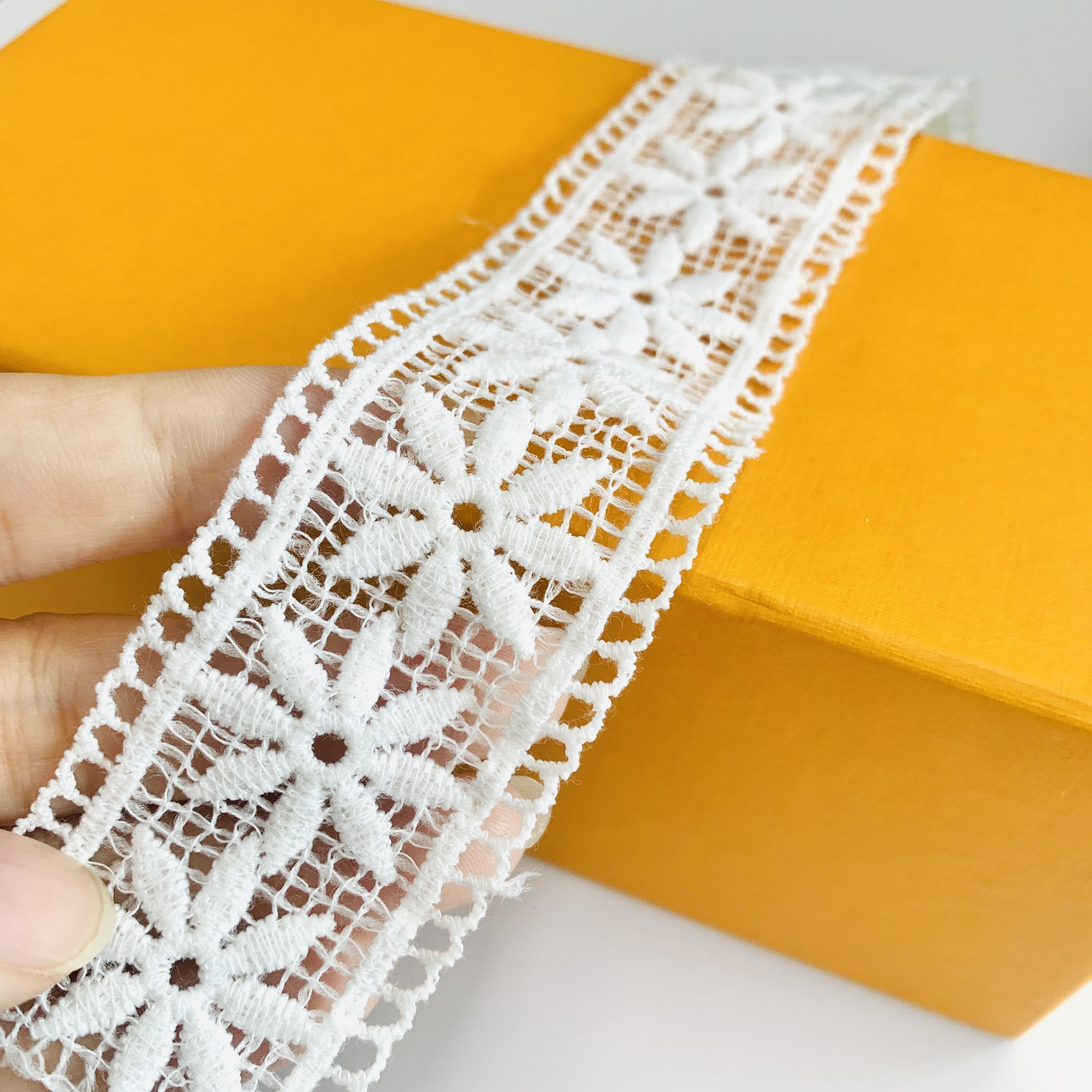 Wholesale 4cm wide White cotton Embroidery tassel fringe Lace Trim Fabric for wedding Dress Embroidery Water Soluble Laces