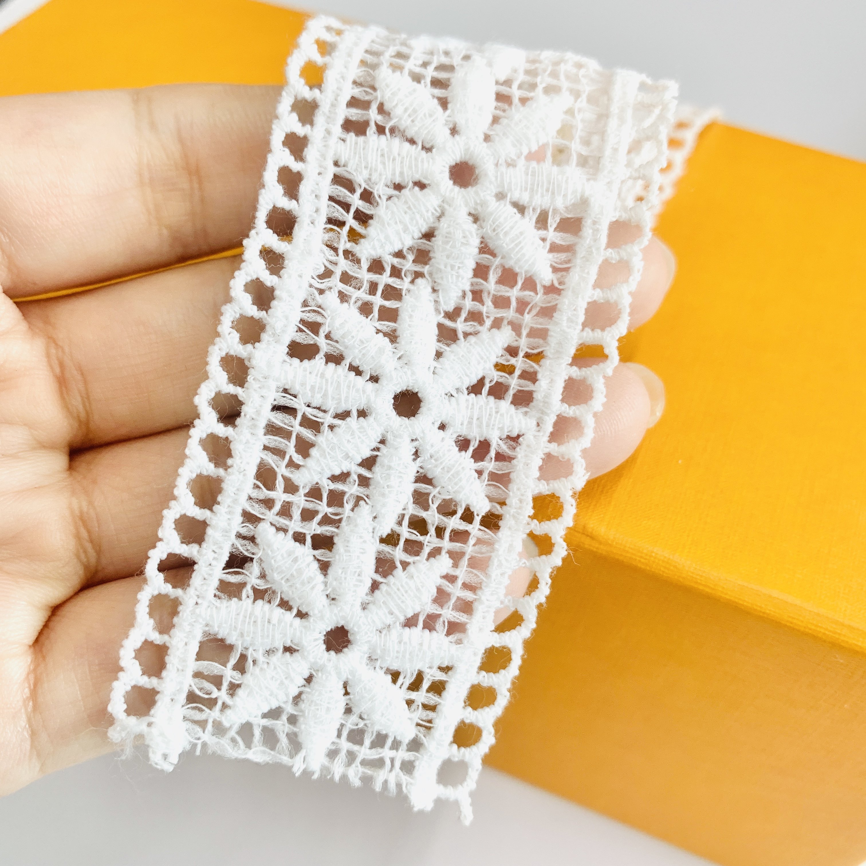 Wholesale 4cm wide White cotton Embroidery tassel fringe Lace Trim Fabric for wedding Dress Embroidery Water Soluble Laces
