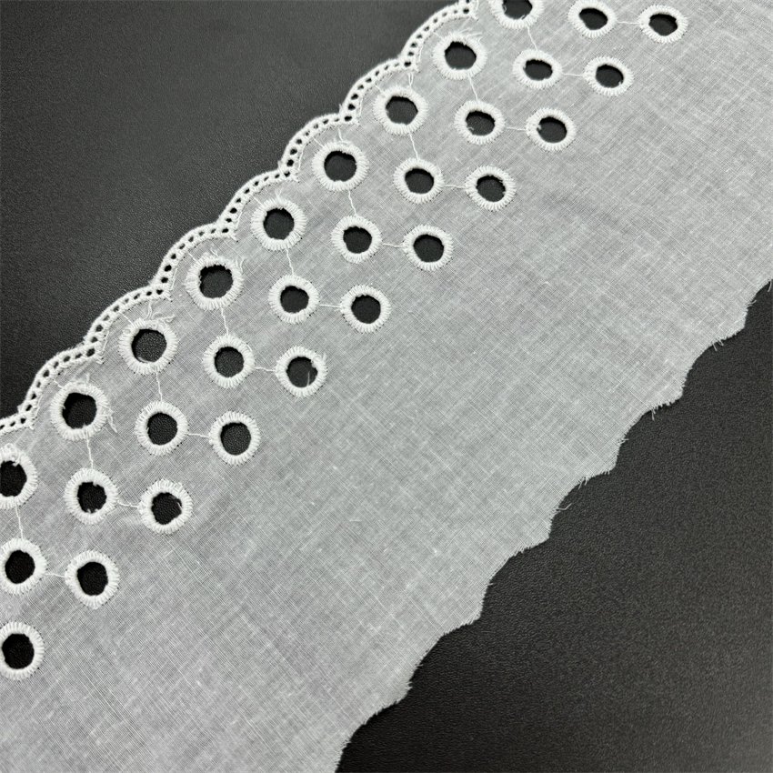 Fine woven cotton fabric carvend holes Trimming lace water soluble Embroidery border lace trim garment