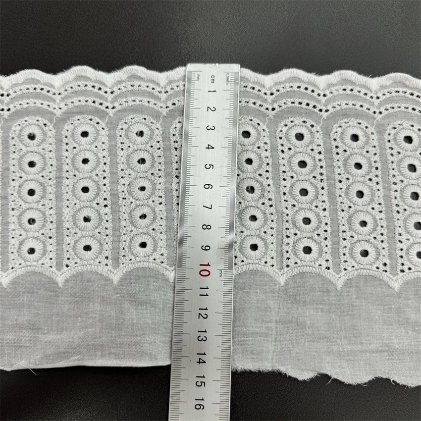 Fine woven cotton fabric carvend holes Trimming lace water soluble Embroidery border lace trim garment