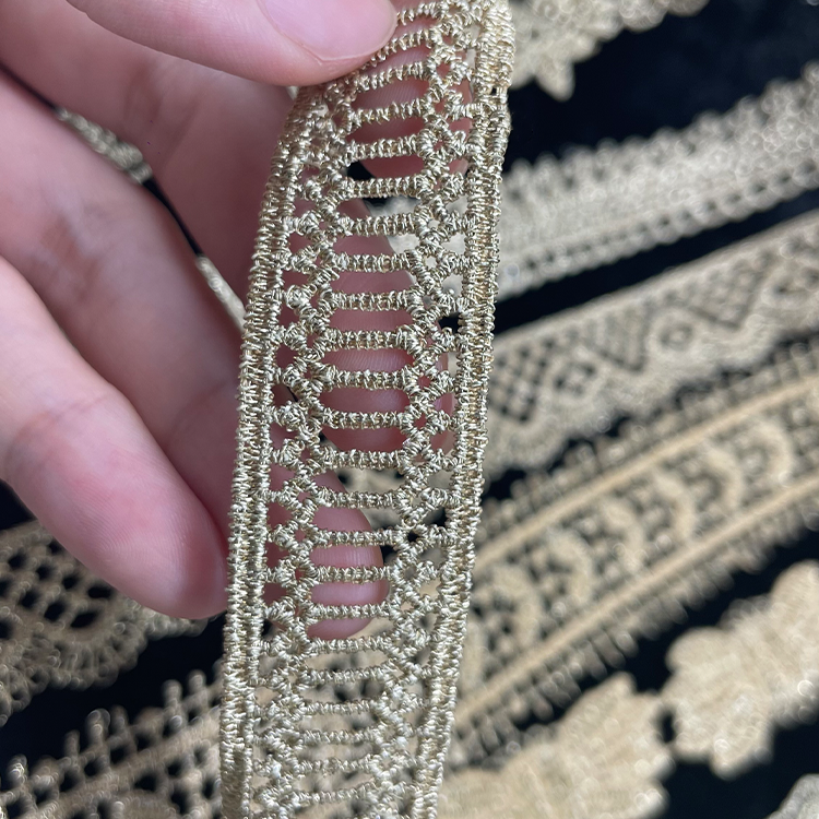 Hot Selling Hot Flower Lace Trim Slightly wider Water Soluble Delicate solubility Fabric Gold Beautiful polyester lace