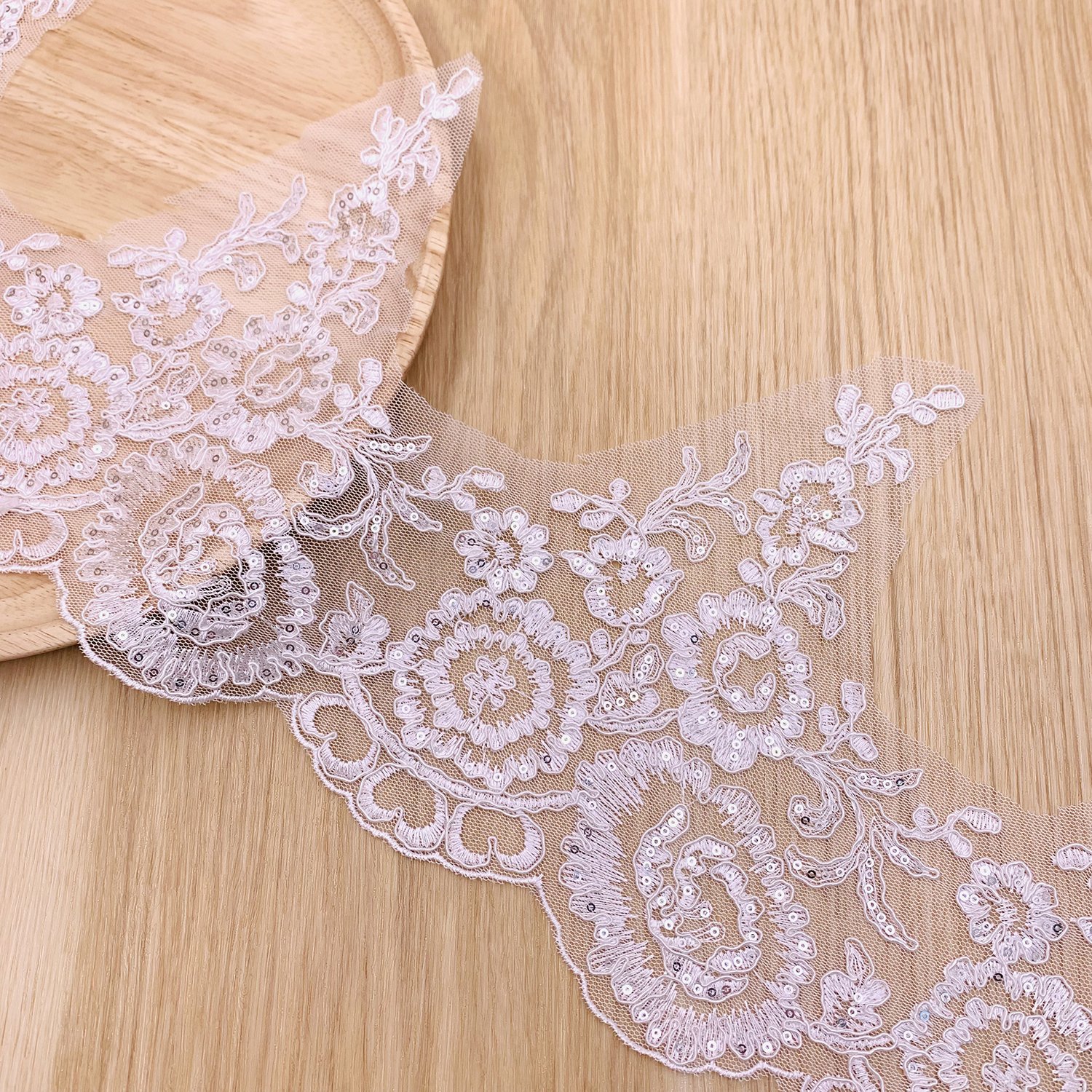 Wholesale Price Polyester Encaje Embroidery White French Flowers Sequin Lace Trim